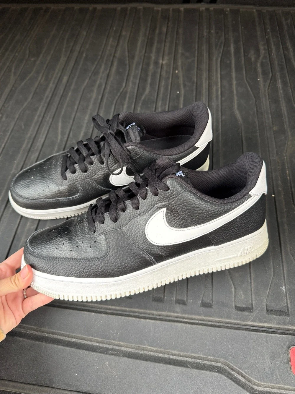 Nike Air - Men Black and White Sneakers